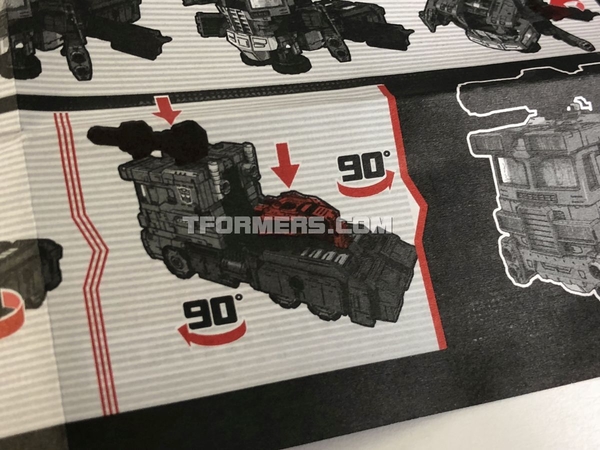 Review Siege Optimus Prime Voyager War For Cybertron  (44 of 45)